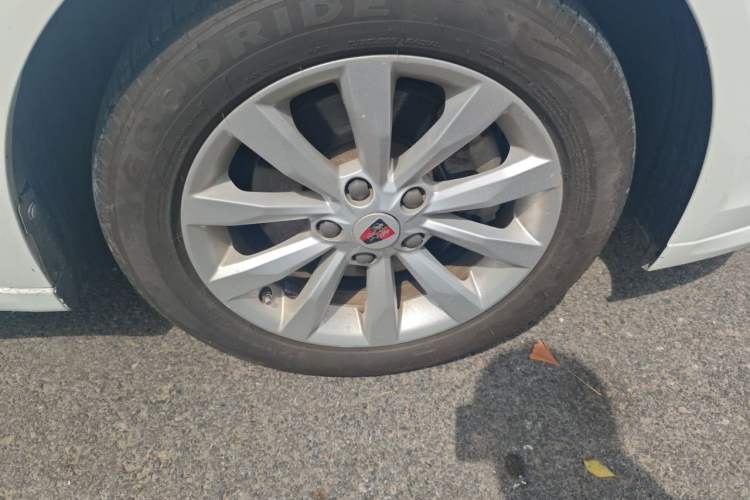 Used Roewe i6 New Energy 2017 45T Hybrid Connect & Smart Enjoyment Edition Right Front Wheel Hub