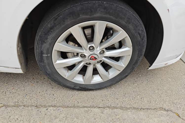 Used Roewe i6 New Energy 2017 45T Hybrid Connect & Smart Enjoyment Edition Right Front Wheel Hub