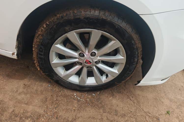 Used Roewe i6 New Energy 2017 45T Hybrid Connect & Smart Enjoyment Edition Right Front Wheel Hub