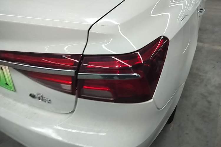 Used Roewe i6 New Energy 2017 45T Hybrid Connect & Smart Enjoyment Edition Right Rear Taillight