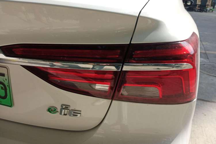 Used Roewe i6 New Energy 2017 45T Hybrid Connect & Smart Enjoyment Edition Right Rear Taillight