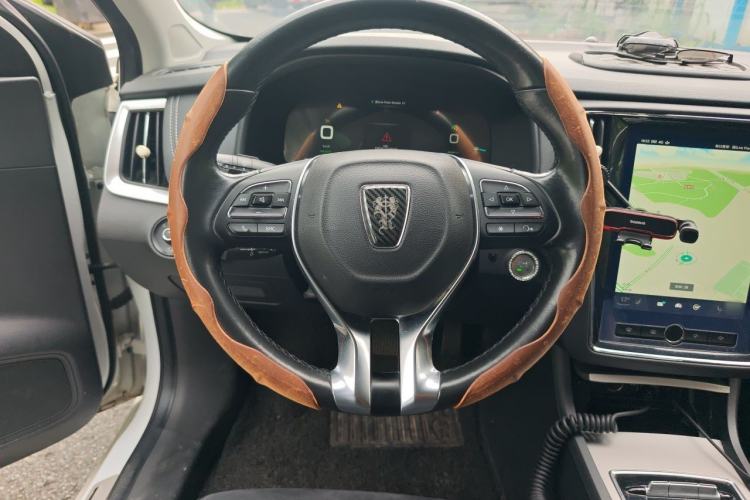 Used Roewe i6 New Energy 2017 45T Hybrid Connective Smart Luxury Edition Steering Wheel
