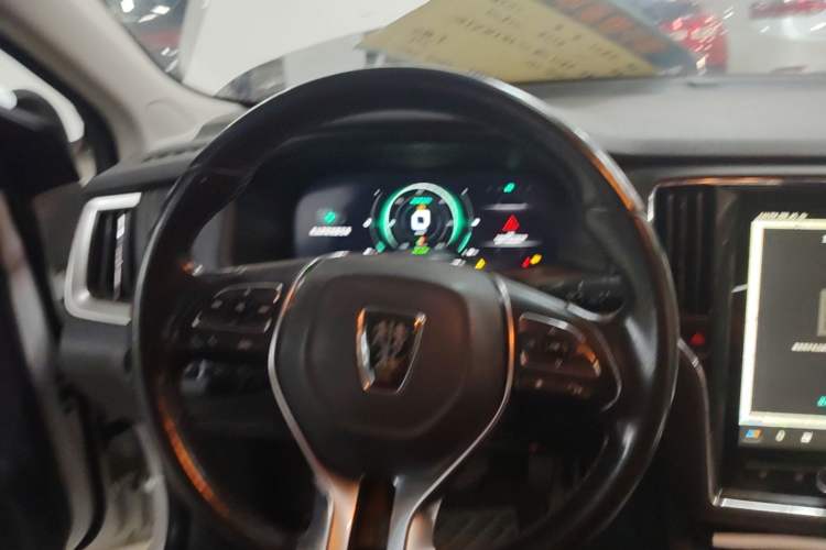 Used Roewe i6 New Energy 2017 45T Hybrid Connect & Smart Enjoyment Edition Steering Wheel