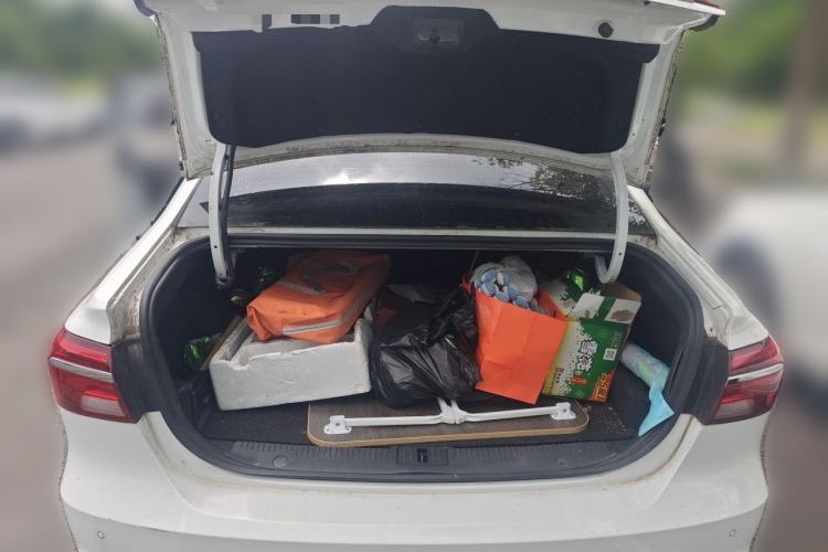 Used Roewe i6 New Energy 2017 45T Hybrid Connect & Smart Enjoyment Edition Trunk