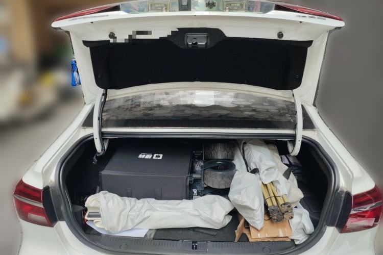 Used Roewe i6 New Energy 2017 45T Hybrid Connect & Smart Enjoyment Edition Trunk