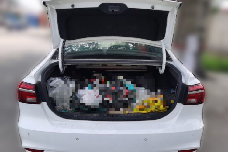 Used Roewe i6 New Energy 2017 45T Hybrid Connect & Smart Enjoyment Edition Trunk