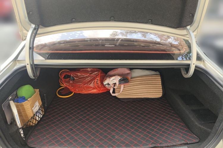 Used Roewe i6 New Energy 2017 45T Hybrid Connected Smart Edition Trunk