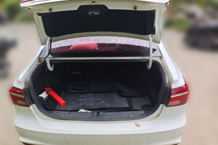 Used Roewe i6 New Energy 2017 45T Hybrid Connect & Smart Enjoyment Edition Trunk