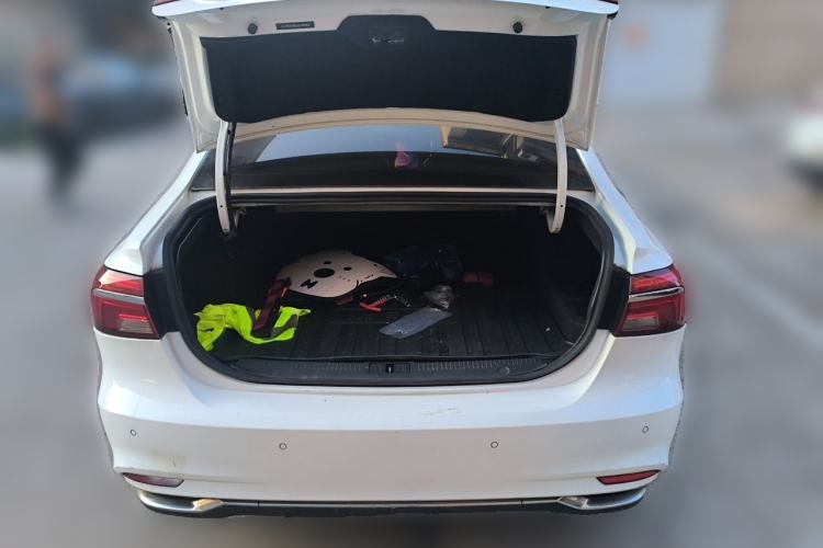 Used Roewe i6 New Energy 2017 45T Hybrid Connect & Smart Enjoyment Edition Trunk