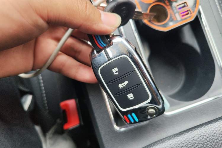 Used Roewe i6 New Energy 2017 45T Hybrid Connective Smart Luxury Edition Vehicle Key