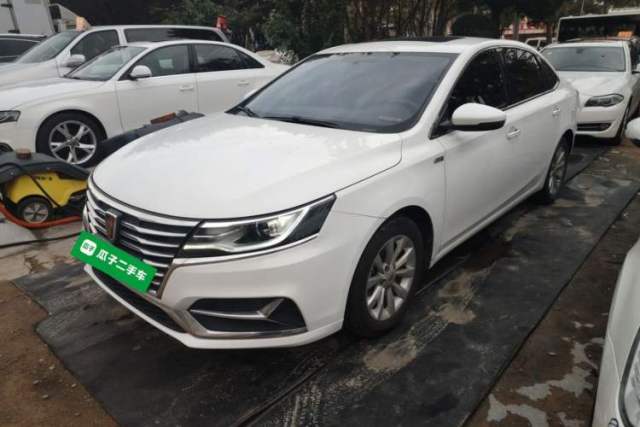 Roewe i6 New Energy 2017 45T Hybrid Connect & Smart Enjoyment Edition usado