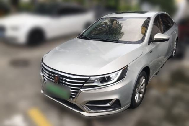 Ojetý Roewe i6 New Energy 2017 45T Hybrid Connect & Smart Enjoyment Edition