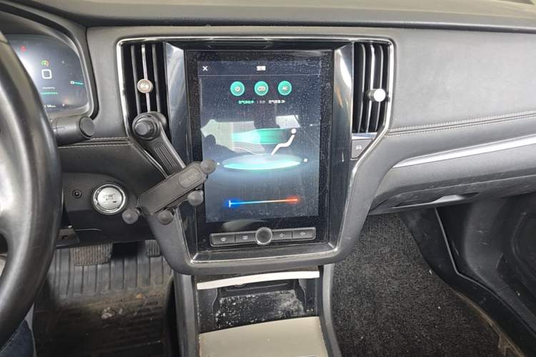 Used Roewe i6 New Energy 2017 45T Hybrid Connect & Smart Enjoyment Edition Audio And AC Panel