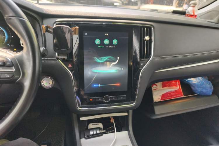 Used Roewe i6 New Energy 2017 45T Hybrid Connect & Smart Enjoyment Edition Audio And AC Panel