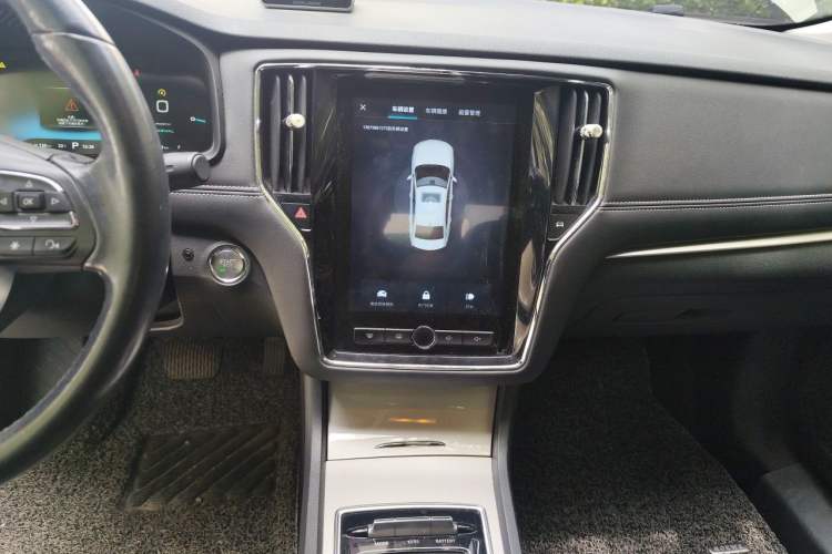 Used Roewe i6 New Energy 2017 45T Hybrid Connect & Smart Enjoyment Edition Audio And AC Panel