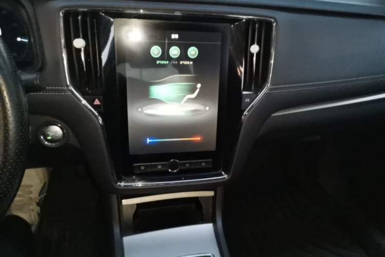 Used Roewe i6 New Energy 2017 45T Hybrid Connect & Smart Enjoyment Edition Audio And AC Panel