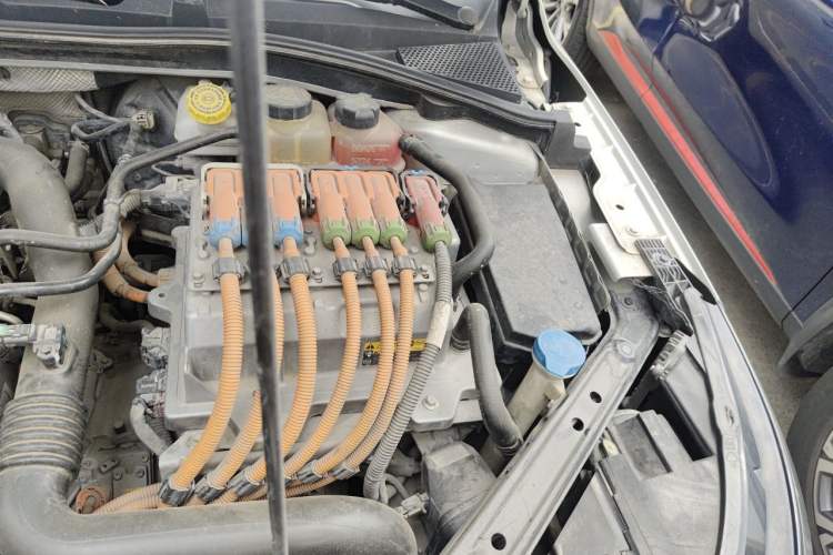 Used Roewe i6 New Energy 2017 45T Hybrid Connect & Smart Enjoyment Edition Engine Bay Left