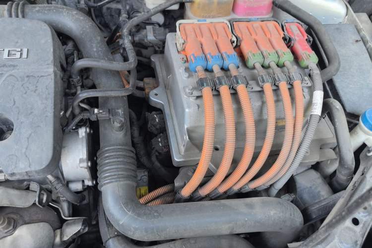Used Roewe i6 New Energy 2017 45T Hybrid Connect & Smart Enjoyment Edition Engine Bay Left