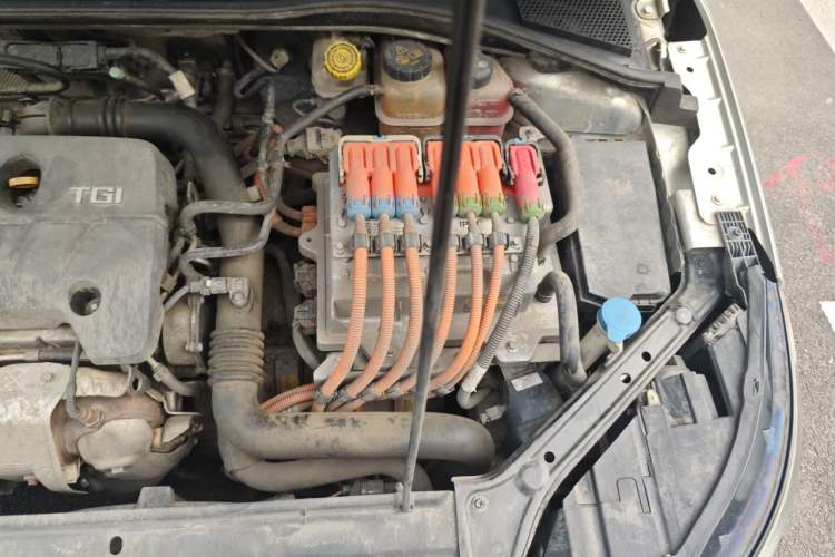 Used Roewe i6 New Energy 2017 45T Hybrid Connect & Smart Enjoyment Edition Engine Bay Left
