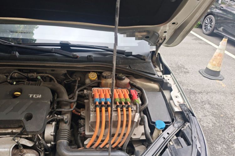Used Roewe i6 New Energy 2017 45T Hybrid Connect & Smart Enjoyment Edition Engine Bay Left