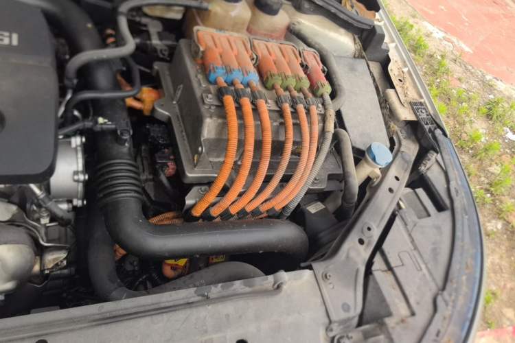 Used Roewe i6 New Energy 2017 45T Hybrid Connect & Smart Enjoyment Edition Engine Bay Left