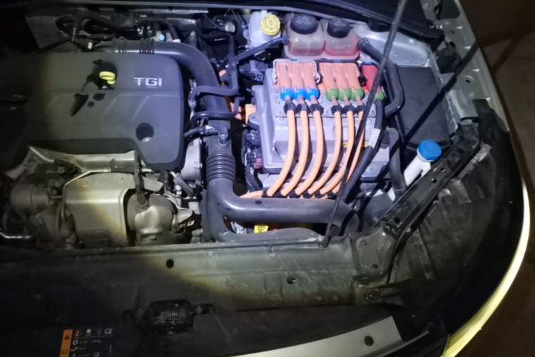 Used Roewe i6 New Energy 2017 45T Hybrid Connect & Smart Enjoyment Edition Engine Bay Left