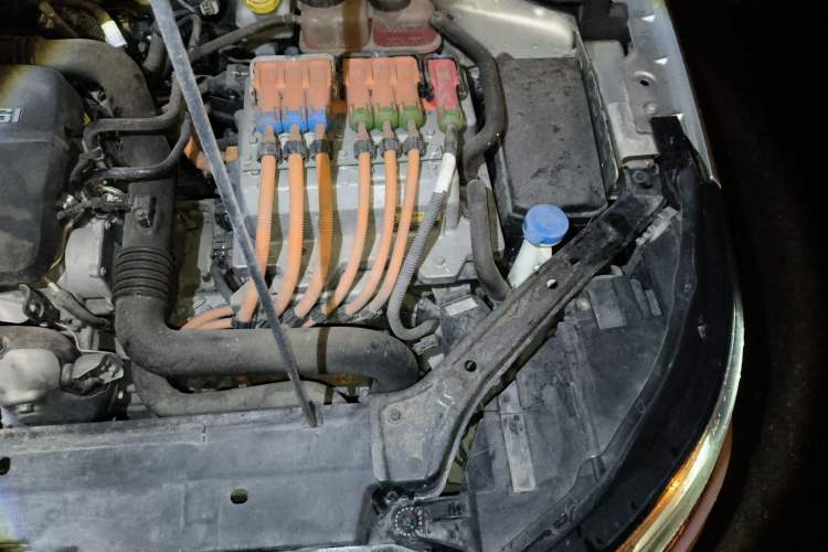 Used Roewe i6 New Energy 2017 45T Hybrid Connect & Smart Enjoyment Edition Engine Bay Left