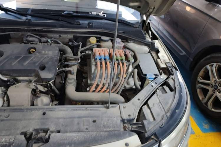 Used Roewe i6 New Energy 2017 45T Hybrid Connect & Smart Enjoyment Edition Engine Bay Left