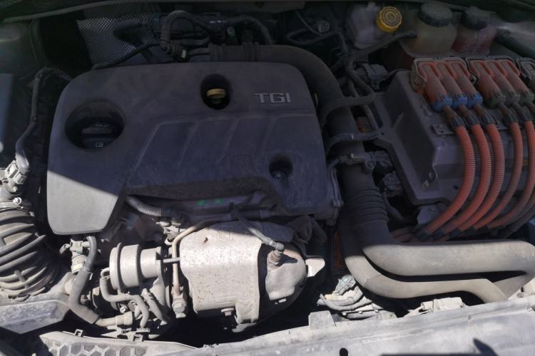Used Roewe i6 New Energy 2017 45T Hybrid Connective Smart Luxury Edition Engine Bay