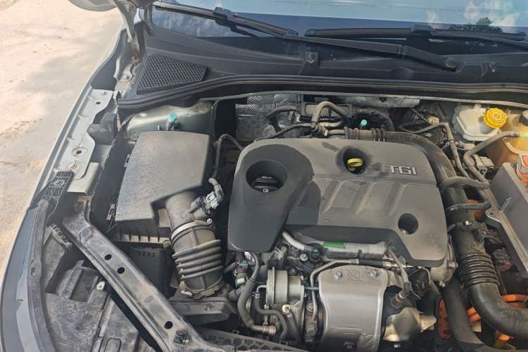 Used Roewe i6 New Energy 2017 45T Hybrid Connect & Smart Enjoyment Edition Engine Bay Right