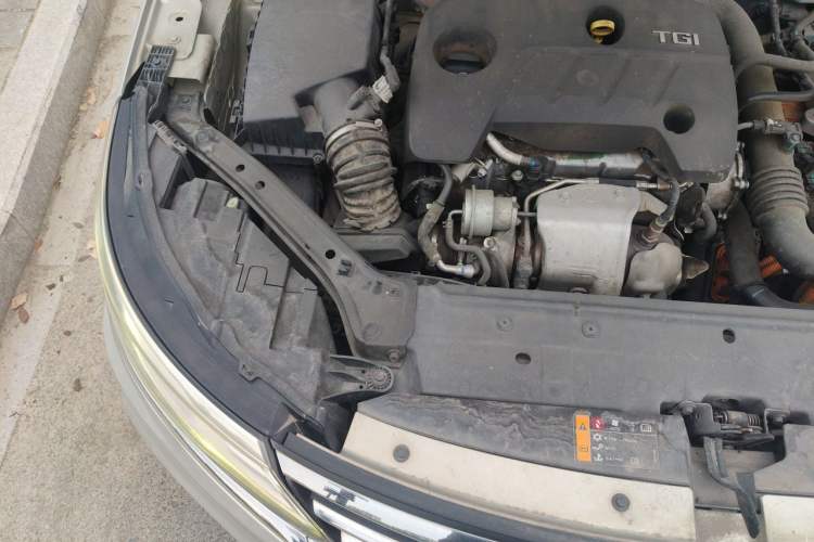 Used Roewe i6 New Energy 2017 45T Hybrid Connect & Smart Enjoyment Edition Engine Bay Right