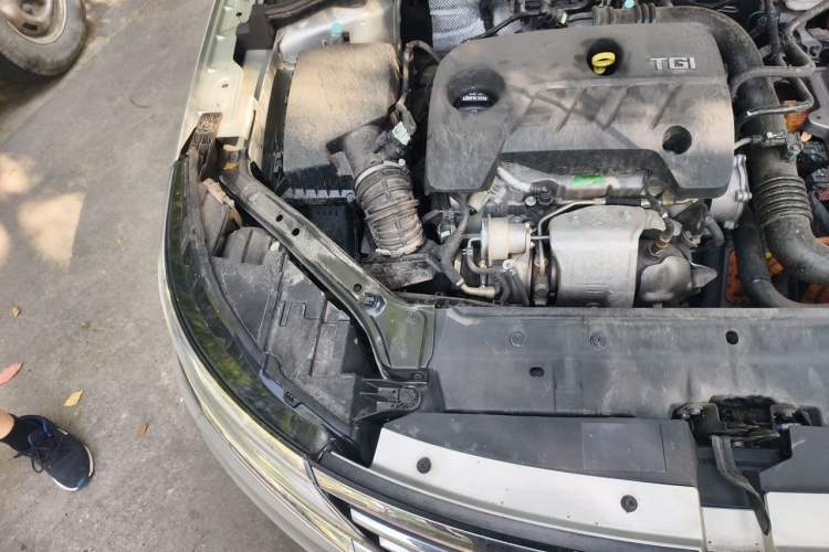 Used Roewe i6 New Energy 2017 45T Hybrid Connect & Smart Enjoyment Edition Engine Bay Right