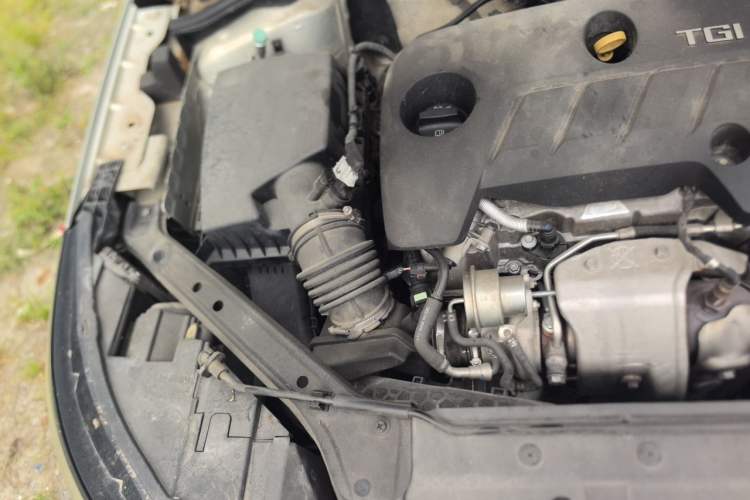 Used Roewe i6 New Energy 2017 45T Hybrid Connect & Smart Enjoyment Edition Engine Bay Right
