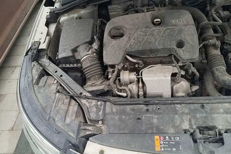 Used Roewe i6 New Energy 2017 45T Hybrid Connect & Smart Enjoyment Edition Engine Bay Right
