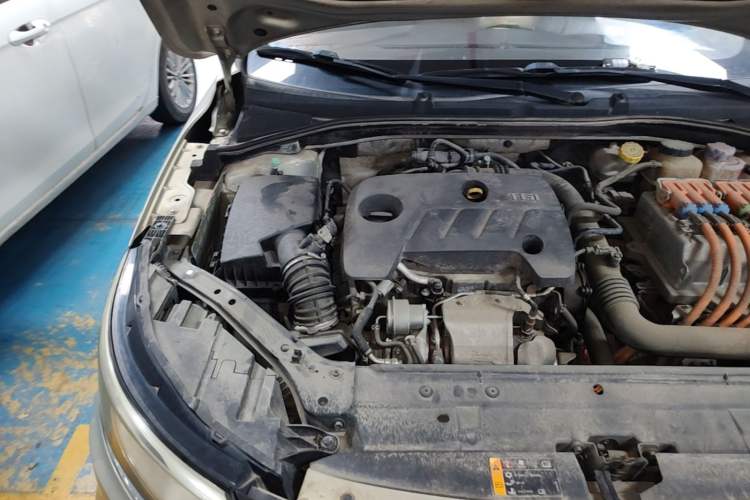 Used Roewe i6 New Energy 2017 45T Hybrid Connect & Smart Enjoyment Edition Engine Bay Right