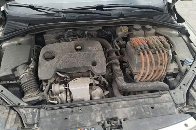 Used Roewe i6 New Energy 2017 45T Hybrid Connect & Smart Enjoyment Edition Engine Bay