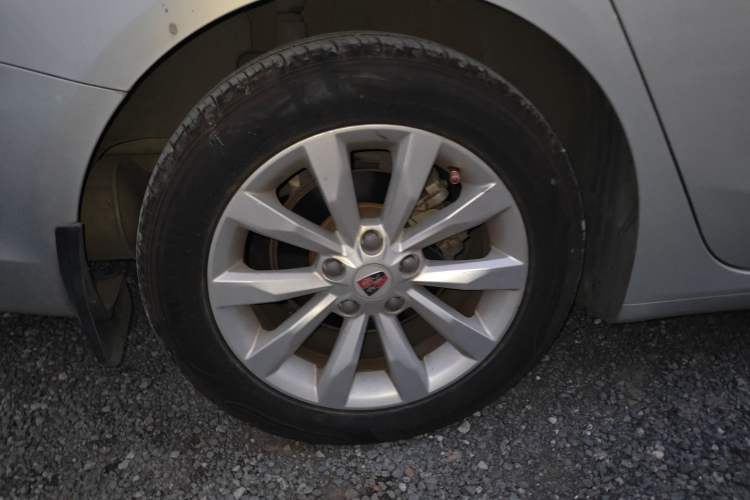 Used Roewe i6 New Energy 2017 45T Hybrid Connect & Smart Enjoyment Edition Exterior 3