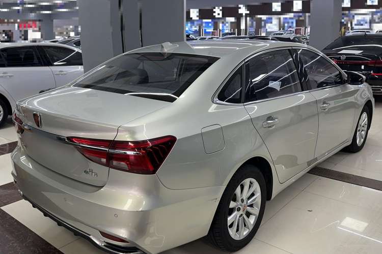 Used Roewe i6 New Energy 2017 45T Hybrid Connect & Smart Enjoyment Edition Exterior 5