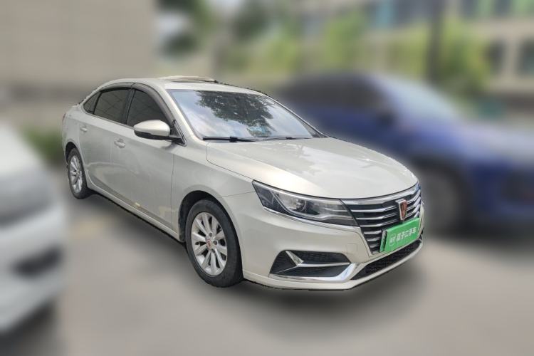 Used Roewe i6 New Energy 2017 45T Hybrid Connect & Smart Enjoyment Edition Front Right 45 Deg