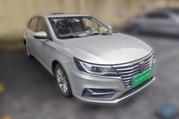 Used Roewe i6 New Energy 2017 45T Hybrid Connect & Smart Enjoyment Edition Front Right 45 Deg