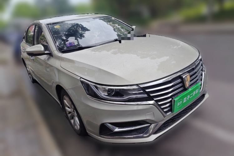 Used Roewe i6 New Energy 2017 45T Hybrid Connect & Smart Enjoyment Edition Front Right 45 Deg