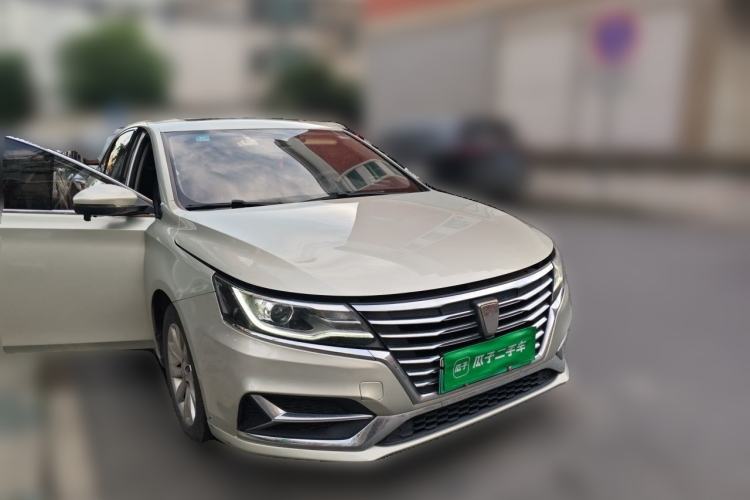 Used Roewe i6 New Energy 2017 45T Hybrid Connect & Smart Enjoyment Edition Front Right 45 Deg