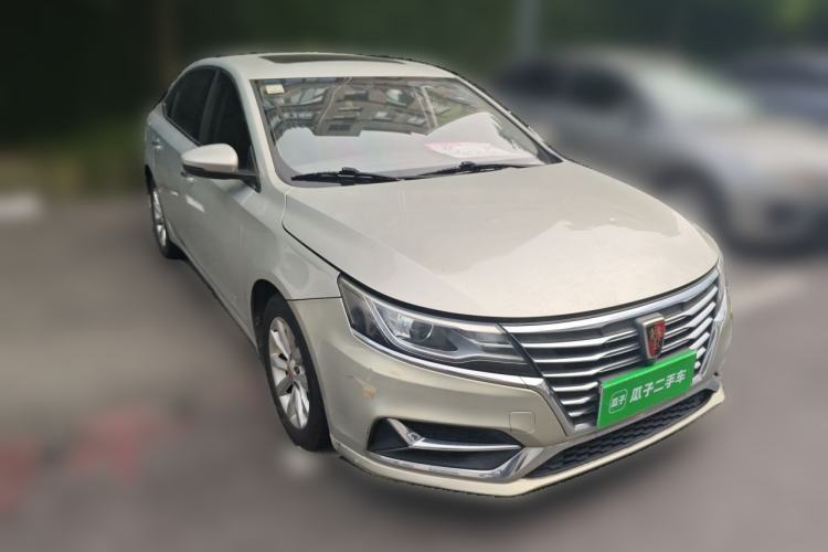 Used Roewe i6 New Energy 2017 45T Hybrid Connect & Smart Enjoyment Edition Front Right 45 Deg
