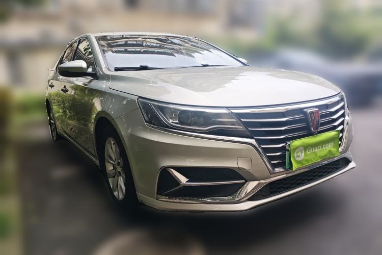 Used Roewe i6 New Energy 2017 45T Hybrid Connect & Smart Enjoyment Edition Front Right 45 Deg