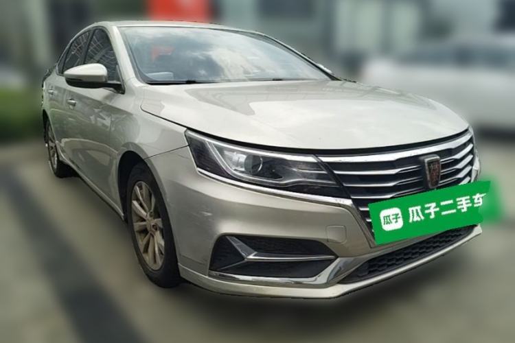 Used Roewe i6 New Energy 2017 45T Hybrid Connect & Smart Enjoyment Edition Front Right 45 Deg