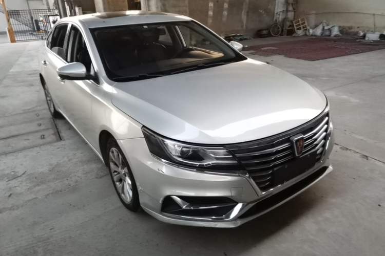 Used Roewe i6 New Energy 2017 45T Hybrid Connect & Smart Enjoyment Edition Front Right 45 Deg