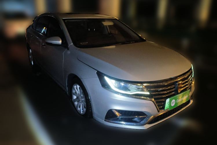 Used Roewe i6 New Energy 2017 45T Hybrid Connect & Smart Enjoyment Edition Front Right 45 Deg