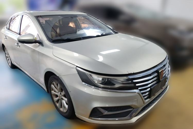 Used Roewe i6 New Energy 2017 45T Hybrid Connect & Smart Enjoyment Edition Front Right 45 Deg