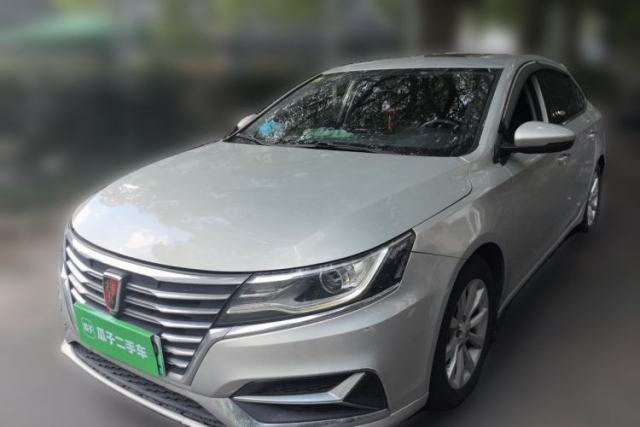 Ojetý Roewe i6 New Energy 2017 45T Hybrid Connect & Smart Enjoyment Edition
