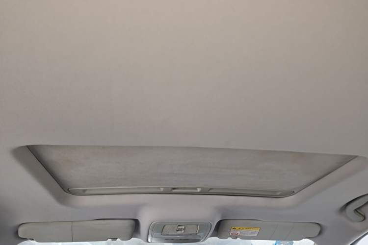 Used Roewe i6 New Energy 2017 45T Hybrid Connect & Smart Enjoyment Edition Headliner